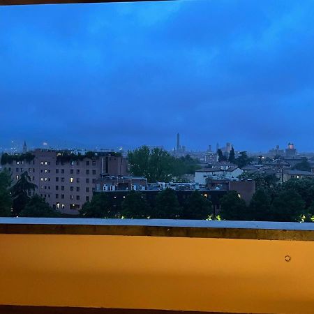 Appartamento Attico con vista spettacolare e Jacuzzi Bologna Esterno foto