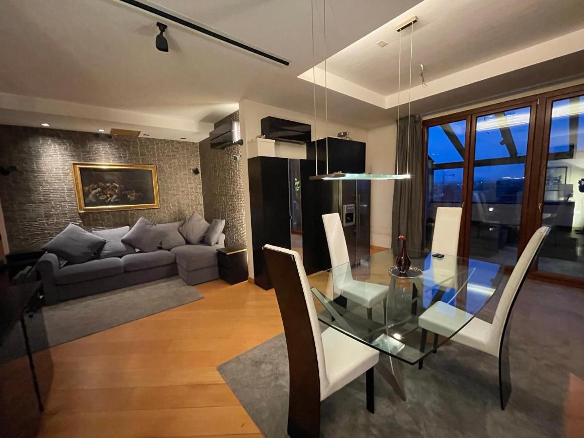 Appartamento Attico con vista spettacolare e Jacuzzi Bologna Esterno foto