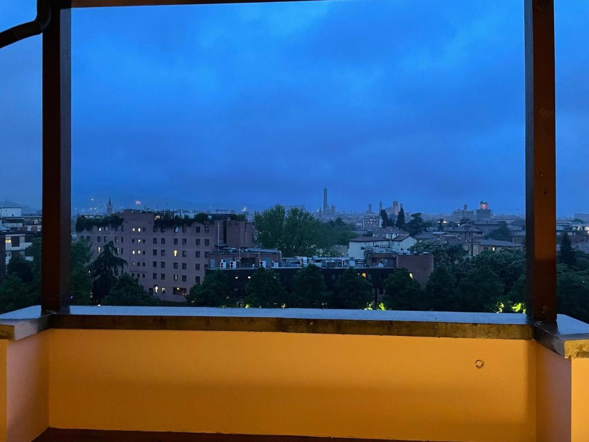 Appartamento Attico con vista spettacolare e Jacuzzi Bologna Esterno foto