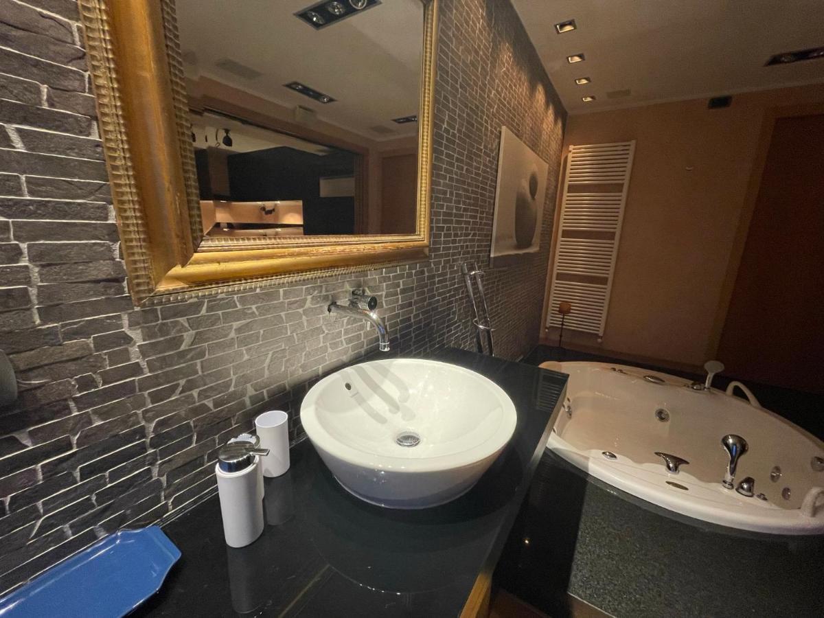 Appartamento Attico con vista spettacolare e Jacuzzi Bologna Esterno foto