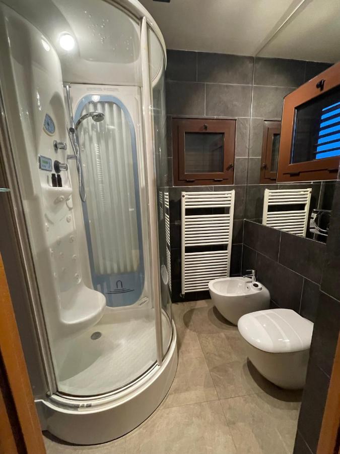 Appartamento Attico con vista spettacolare e Jacuzzi Bologna Esterno foto